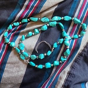 Western jewelry bundle (1 necklace 2 earrings)